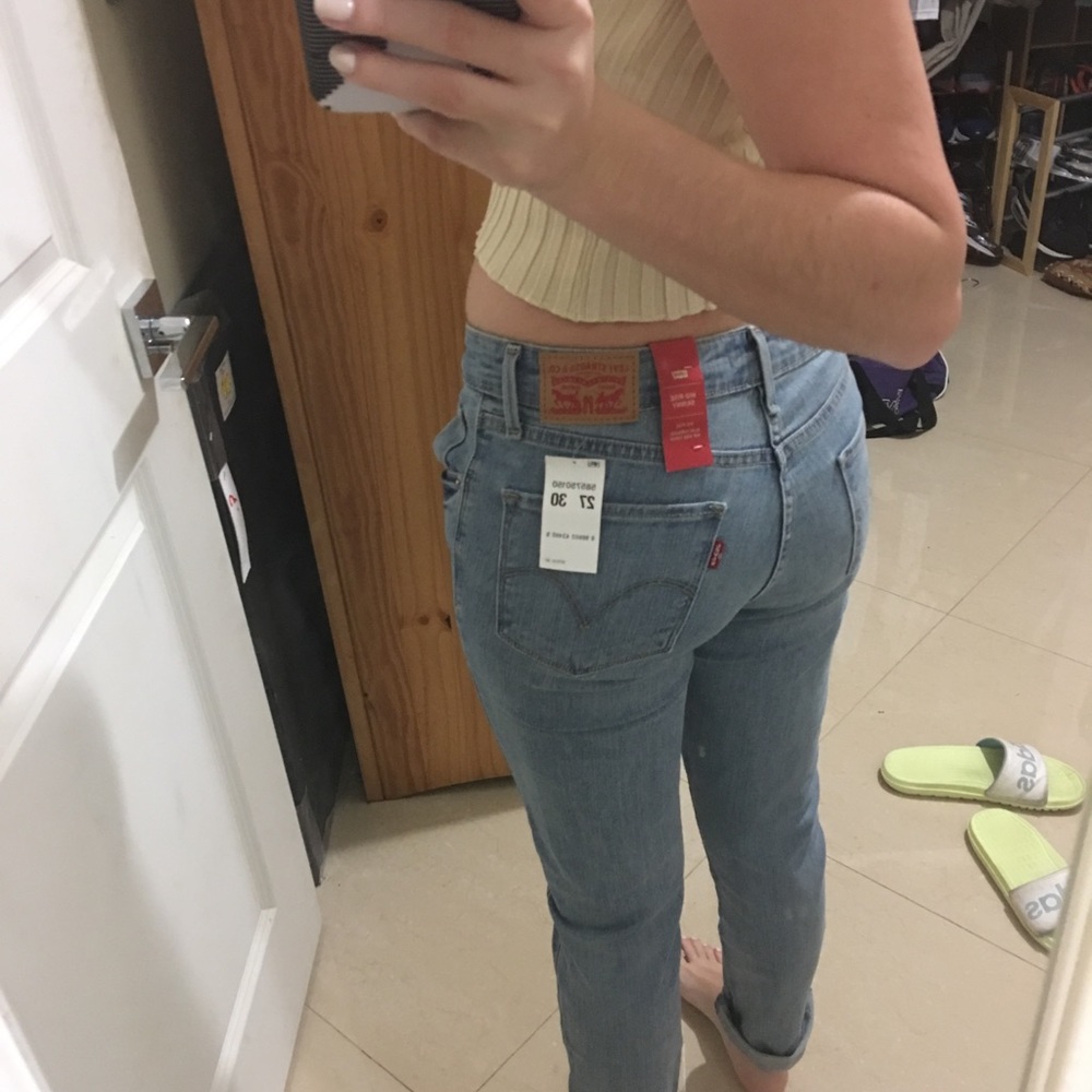 Levis mid rise skinny jeans brand new